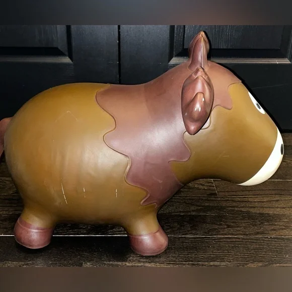 Wildlife Hoppers Inflatable Moose – Toddler Ride-On Bouncing Toy - Picture 3 of 10